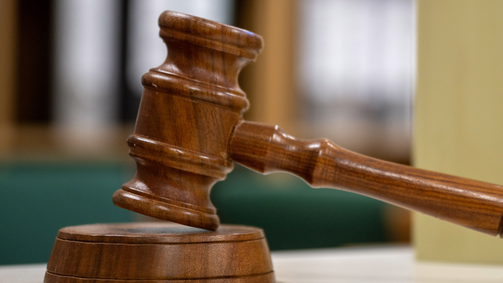 Judge sets bail at $200,000 for sex offender accused of posing as teen at Maple Grove school — WCCO / CBS Minnesota, St. Louis Park Schools news