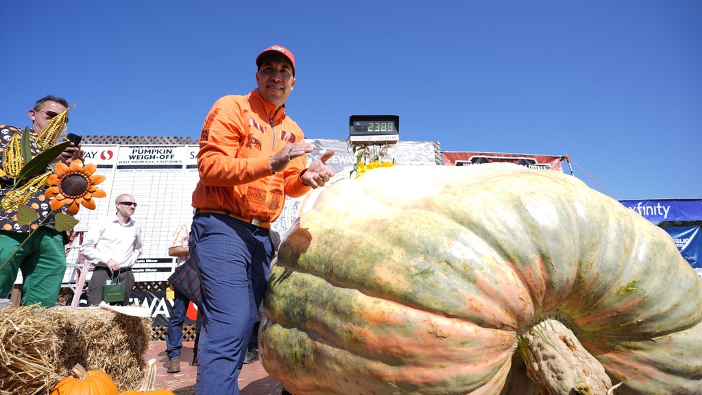 Minnesota man drives hauls giant pumpkin over 2,000 miles to California competition — WCCO / CBS Minnesota, St. Louis Park Community news