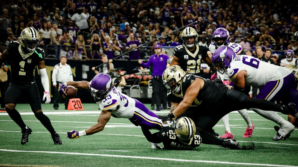 Jefferson, Jones, Murray all produce to help the unbeaten Vikings top Saints 23-13 โ WCCO / CBS Minnesota, St. Louis Park Sports news