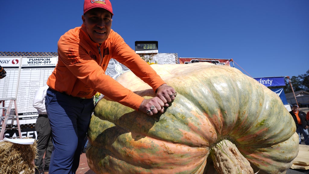 Anoka County pumpkin grower wins California title for 5th time in 7 years — WCCO / CBS Minnesota, St. Louis Park Arts news
