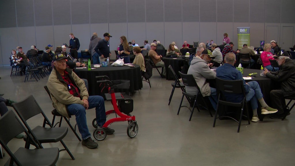 Minnesota veterans receiving claims assistance, health exams at clinic — WCCO / CBS Minnesota, St. Louis Park Arts news