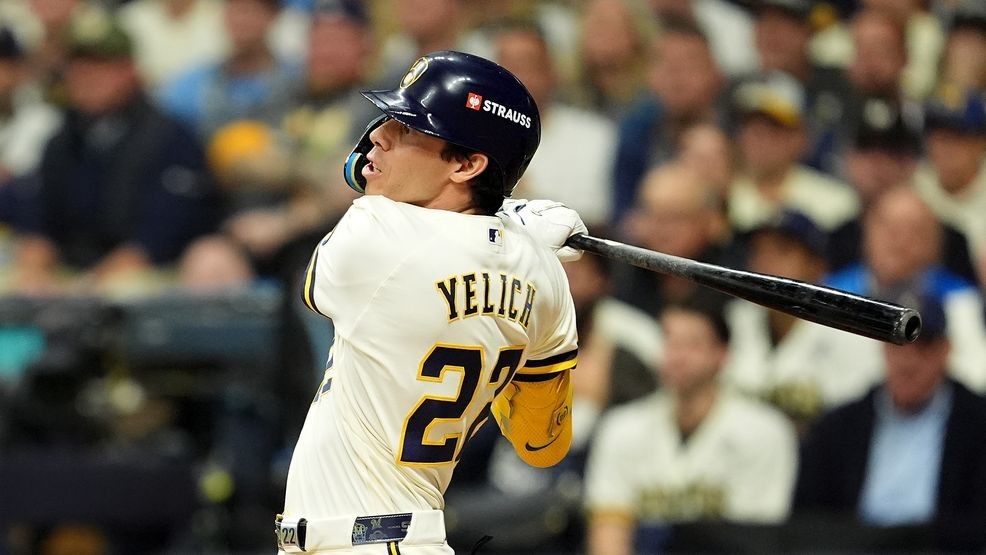 World Series Game 1 mid-game gallery — Fox 11 Green Bay Sports