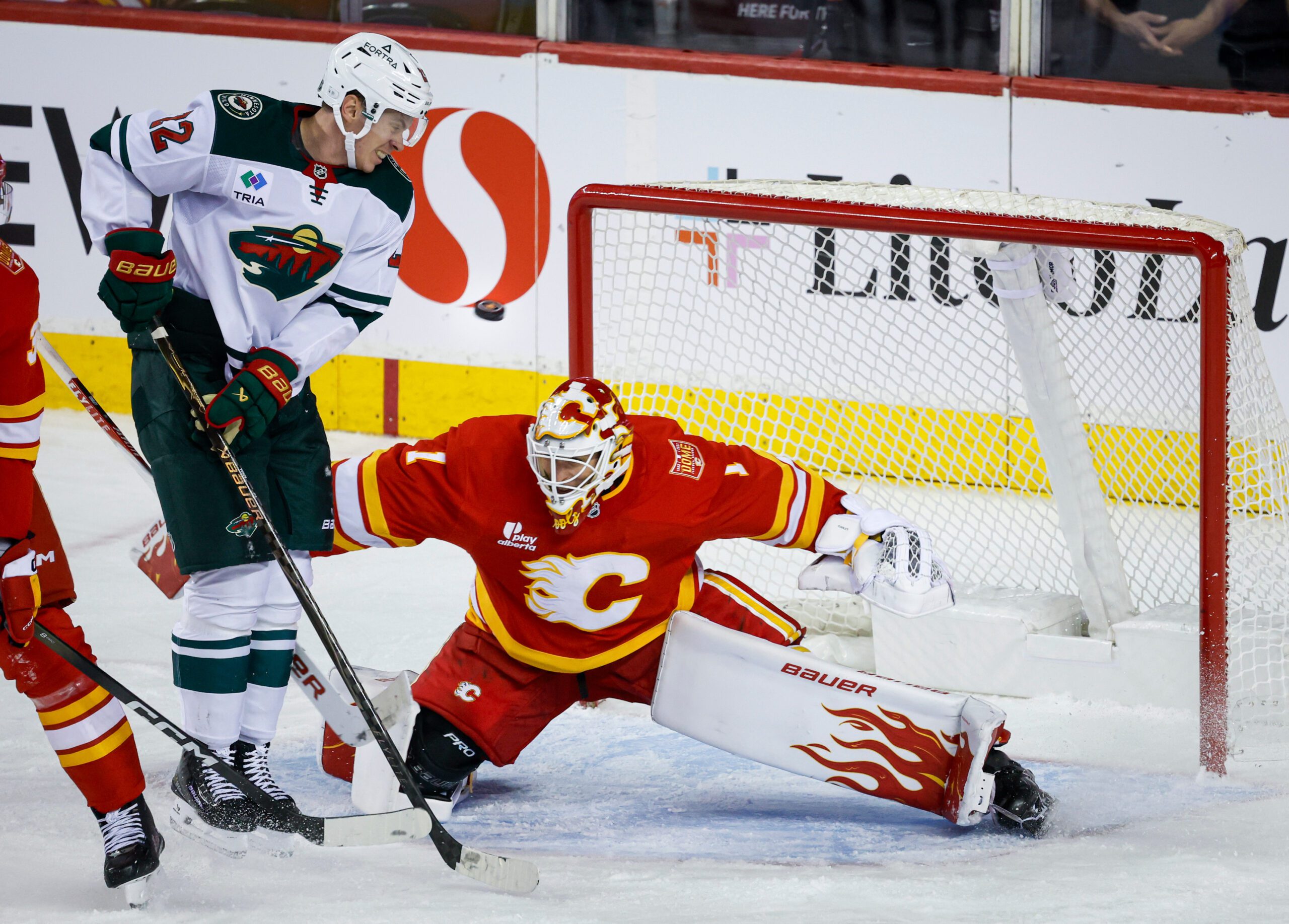 Cooley makes 36 saves in the Flames’ 2-1 victory over the Wild — KSTP 5, St. Louis Park Sports news