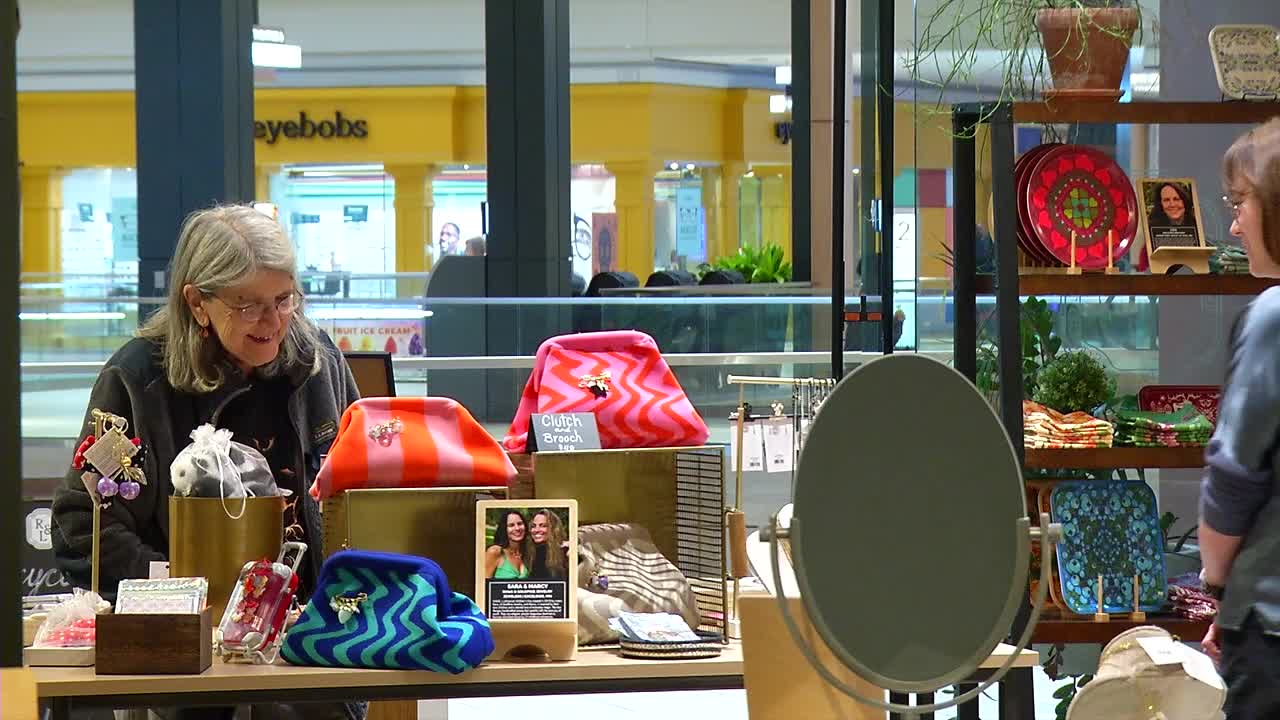 Minnesota businesses still hiring seasonal workers for holidays — KSTP 5, St. Louis Park Business news