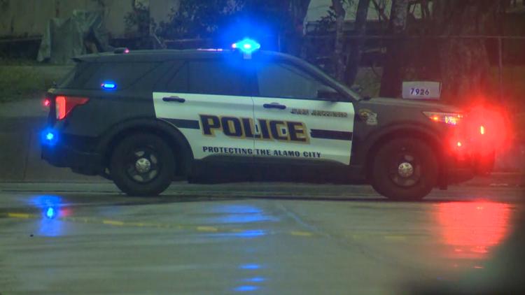 Driver arrested on DWI charge after running red light and crashing into car, police say — KENS 5 (San Antonio), St. Louis Park Health news