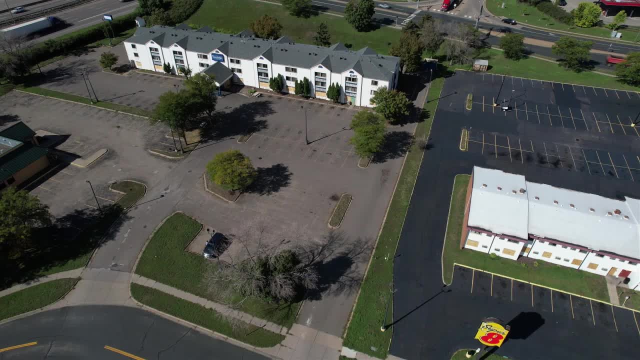 Brooklyn Center City Council unanimously revokes licenses for hotels subject of sex trafficking raid — FOX 9, St. Louis Park Health news